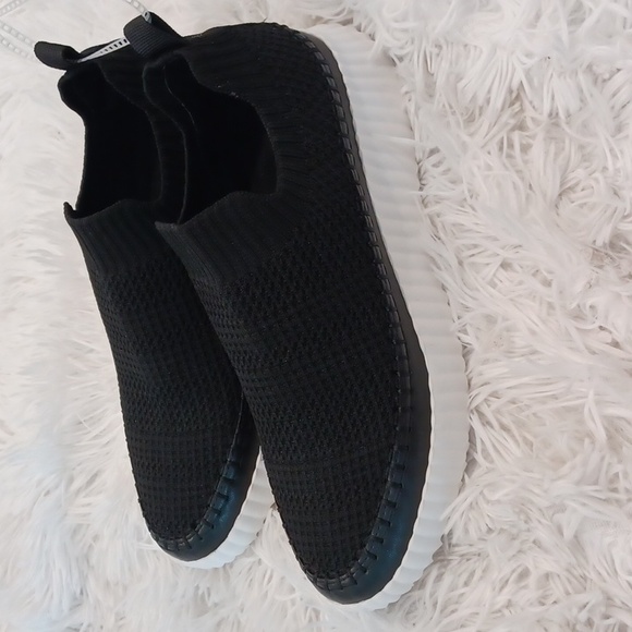 NEW STEVE MADDEN Samarah Black slip on knit shoe in black SZ 9 - Picture 5 of 17